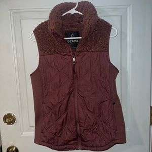 HP 🎉🎉Prana quilted/ Sherpa vest sz M